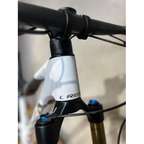 ORBEA OIZ M-TEAM 2023 BRANCO PRETO...