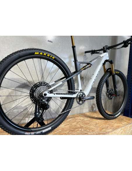 ORBEA OIZ M-TEAM 2023 BRANCO PRETO SEGUNDA MÃO