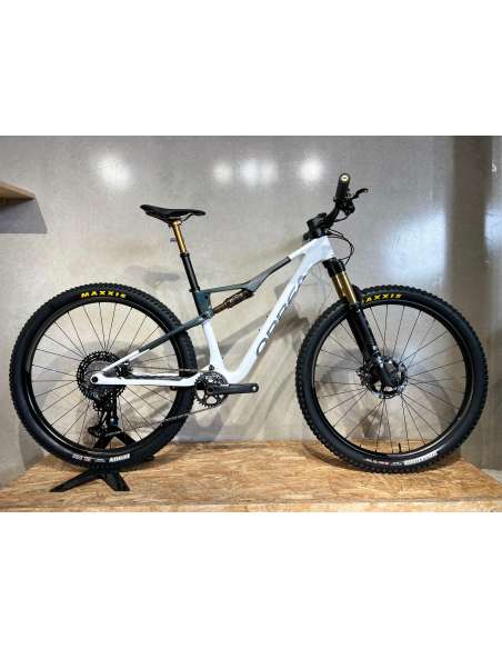 ORBEA OIZ M-TEAM 2023 BRANCO PRETO SEGUNDA MÃO