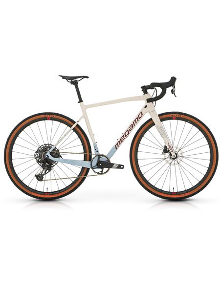 MEGAMO WEST 10 2025