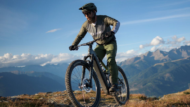 Vélos électriques de marque Cube