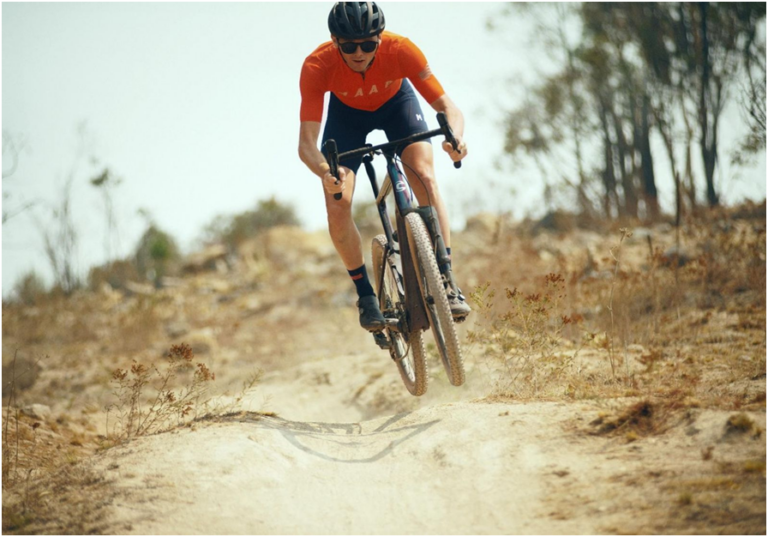 Guía para Elegir la Cubierta de Gravel Ideal en Sube y Baja Bikes